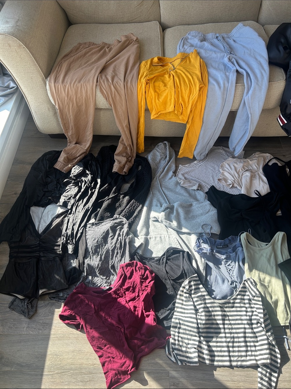 Fall essentials - Picture 2 of 4